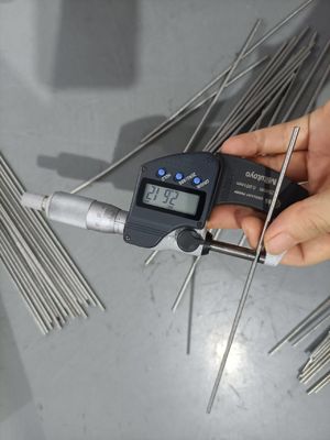 ভালো দাম কোবাল্ট ক্রোমিয়াম টিউব 20 W/mK তাপ পরিবাহিতা উচ্চ গলনাঙ্ক 1300-1400°C এবং 1.7-2.0 % আইএসিএস বৈদ্যুতিক পরিবাহিতা অনলাইন